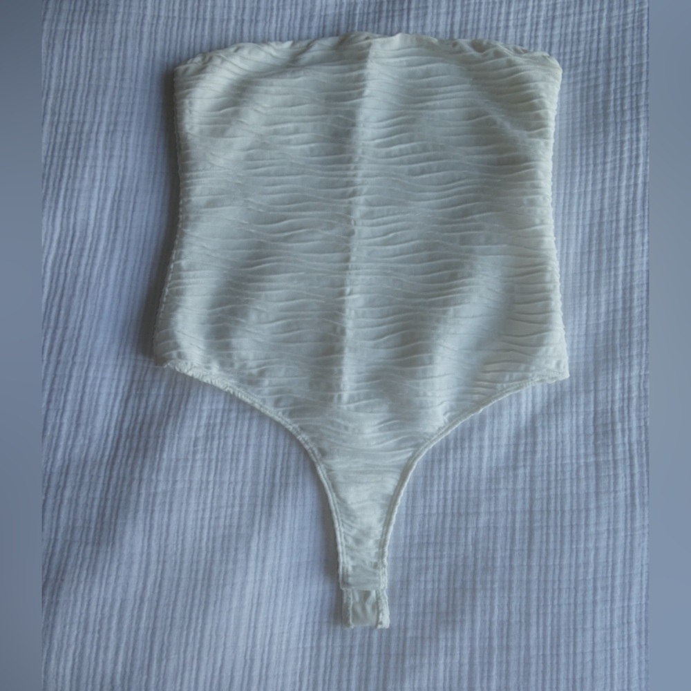 Princess Polly White Strapless Top (New Condition)
